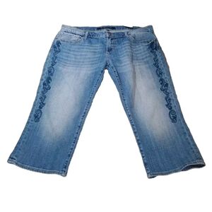 Driftwood Embroidered Capris Jeans Sz 32 36/19" Boho Coastal Blue Stretch Denim